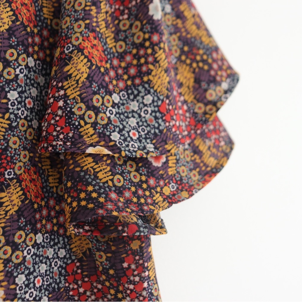 Ditsy floral ruffle sleeve blouse in warm autumn colors - Picture 4 of 8
